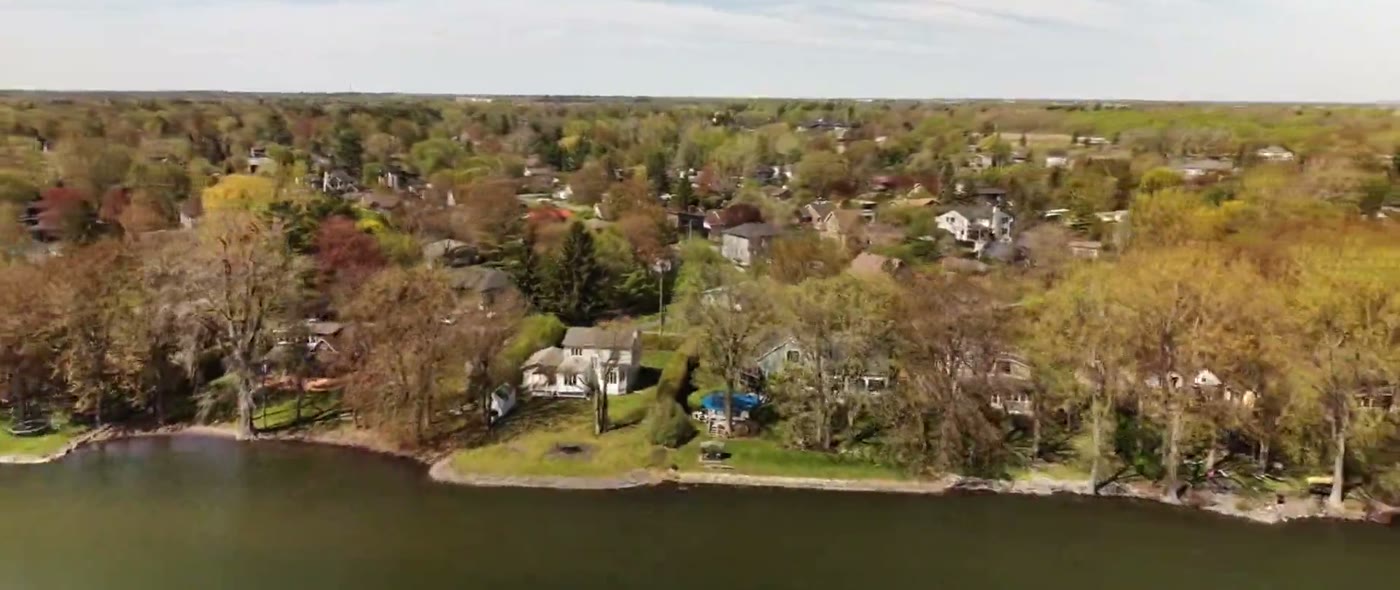 Vue aérienne au drone d'un quartier résidentiel